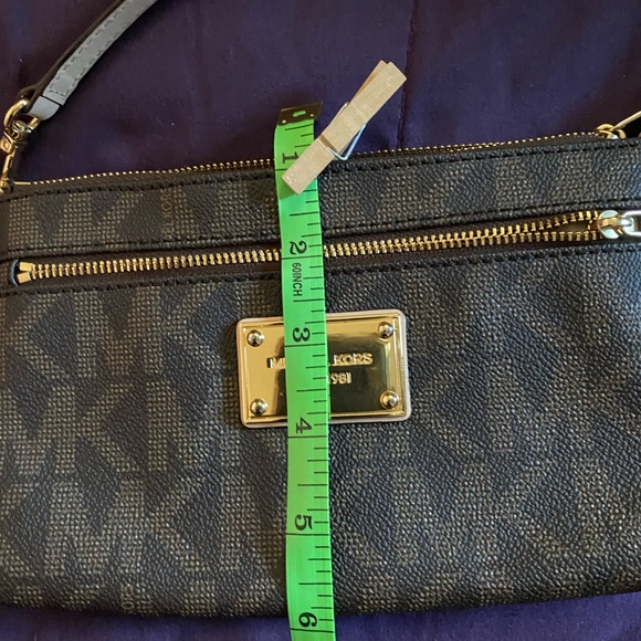 Michael Kors wristlet - Picture 9 of 9